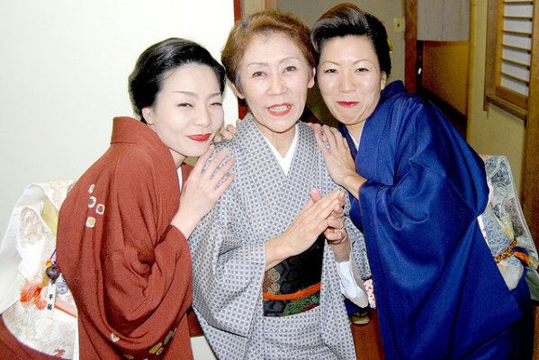 Geishas.jpg